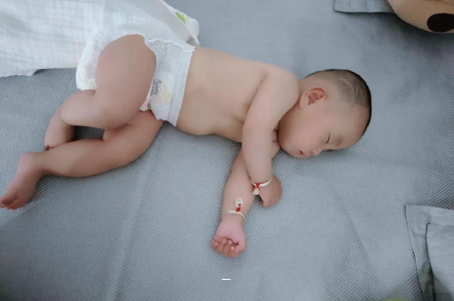 中山宝宝总是摇头怎么回事
